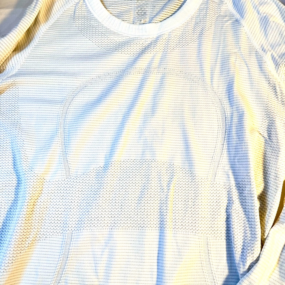 Lululemon Long Sleeve Shirt with thumb holes